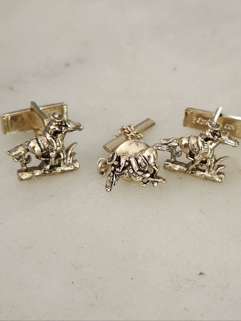 Vtg Sarah Coventry "Pony Express" Gold-Tone Cufflinks & Tie Tack